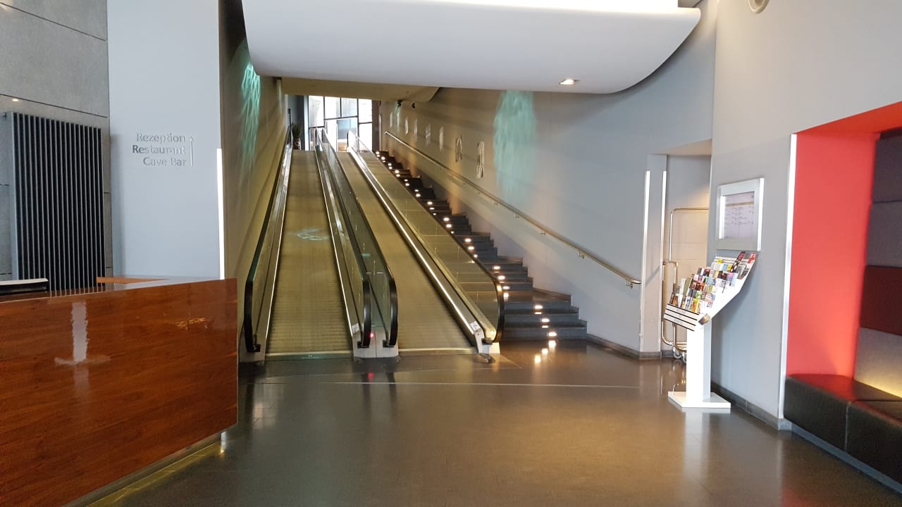 Lobby Mövenpick Hotel Hamburg