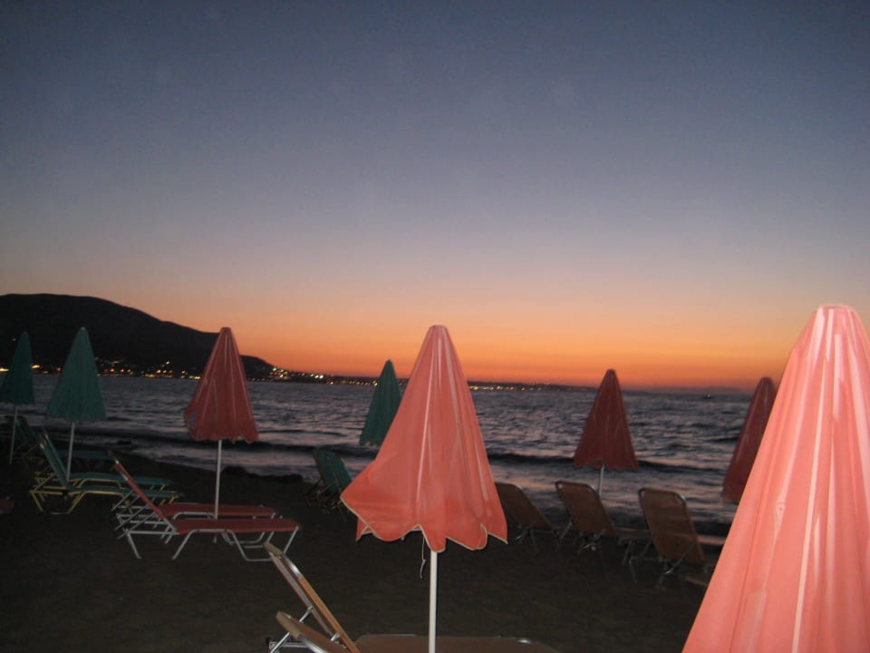 Plaża hotelowa - wieczór High Beach Resort