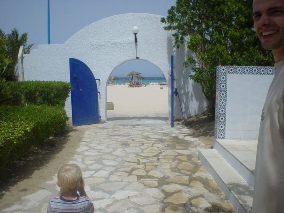 Tor zum Strand Hotel Coralia Jawhara Palm Beach