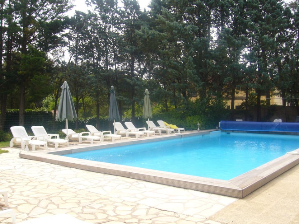 Genügend Liegen und Sonnenschirme Résidence Miro