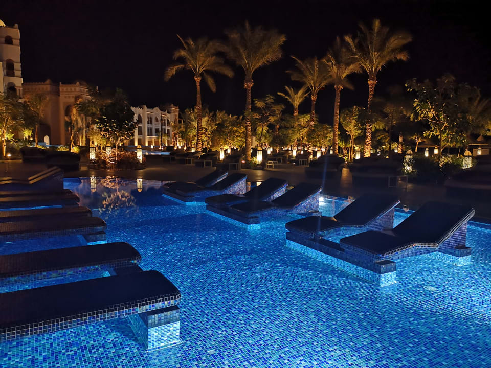 Pool Siva Grand Marina