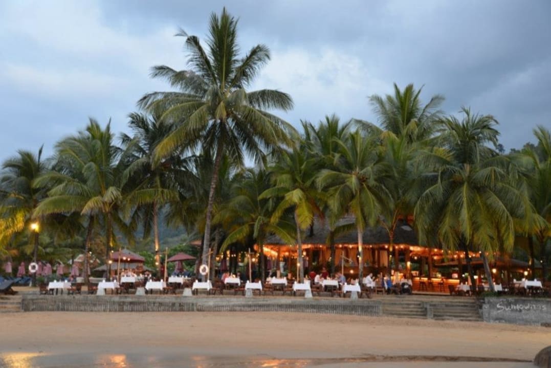 Abendblick vom Meer auf das tolle Restaurant Khaolak Laguna Resort