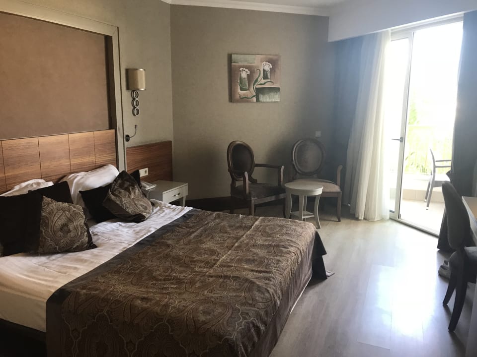 Zimmer Well Palace Side