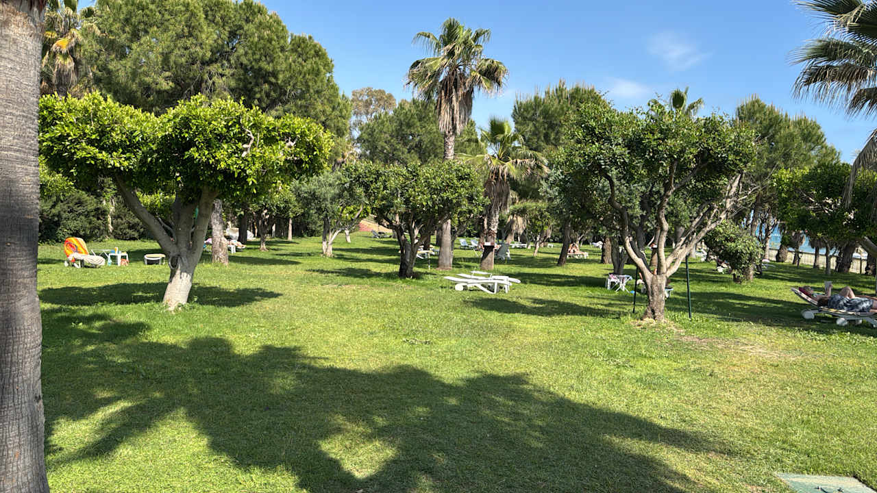 Gartenanlage Hotel Defne Dream