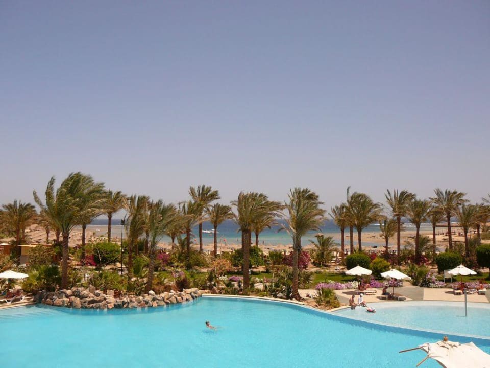 Pool und Meer Brayka Bay Resort