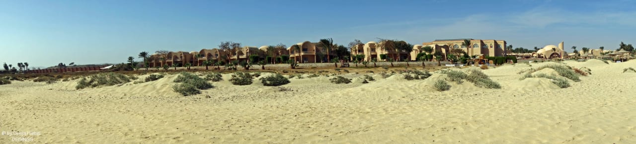 Blick auf die Wohngebäude Shams Alam Beach Resort