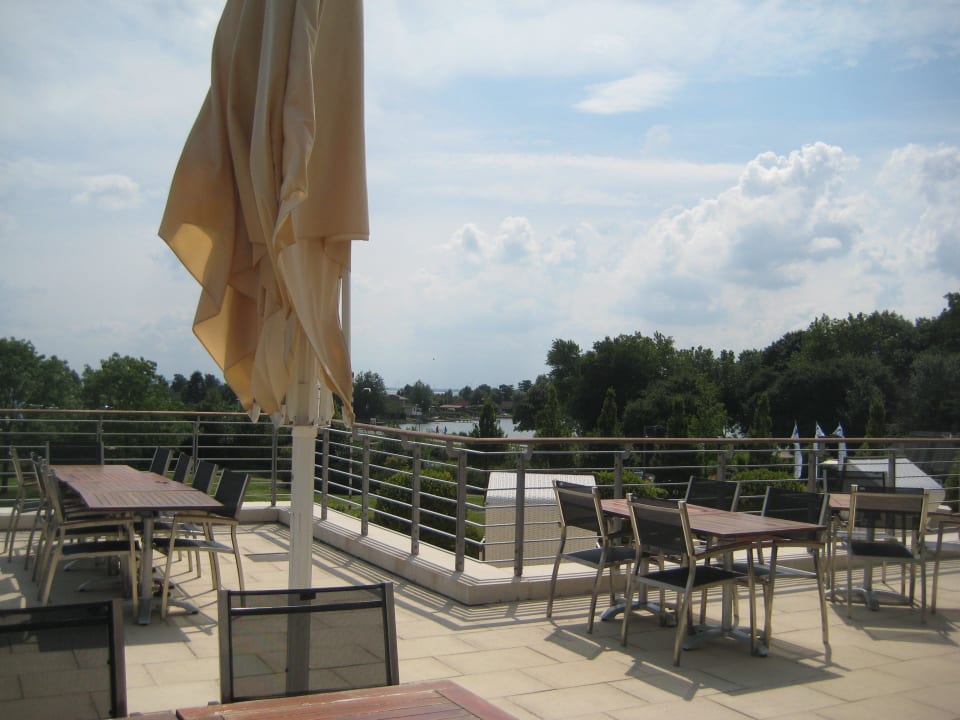 Außenterrasse Harbour View ATLANTIC Hotel Wilhelmshaven