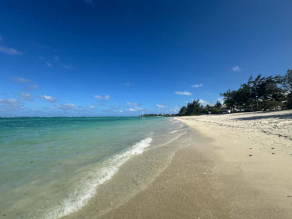 Strand Crystals Beach Resort Belle Mare, a member of Radisson Individuals
