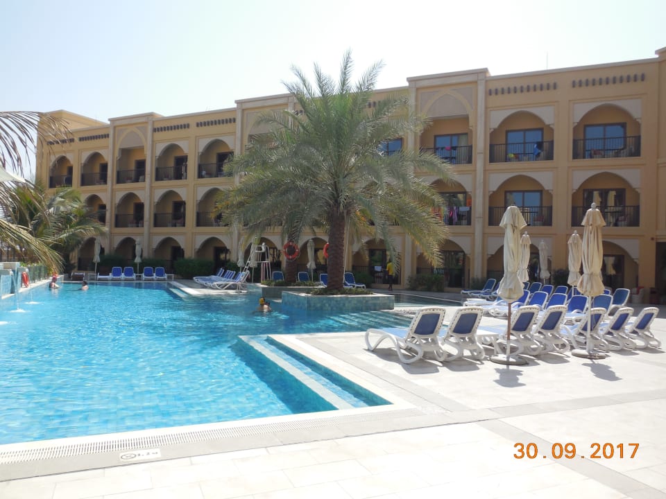 Pool DoubleTree by Hilton Resort & Spa Marjan Island