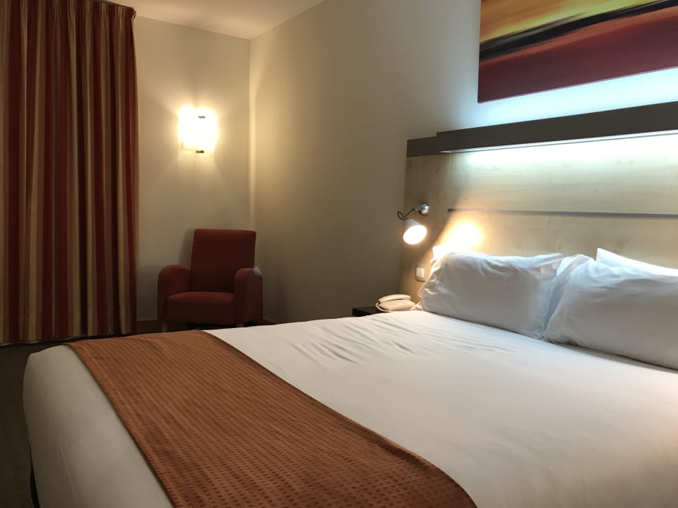 Zimmer Hotel Holiday Inn Express Molins De Rei