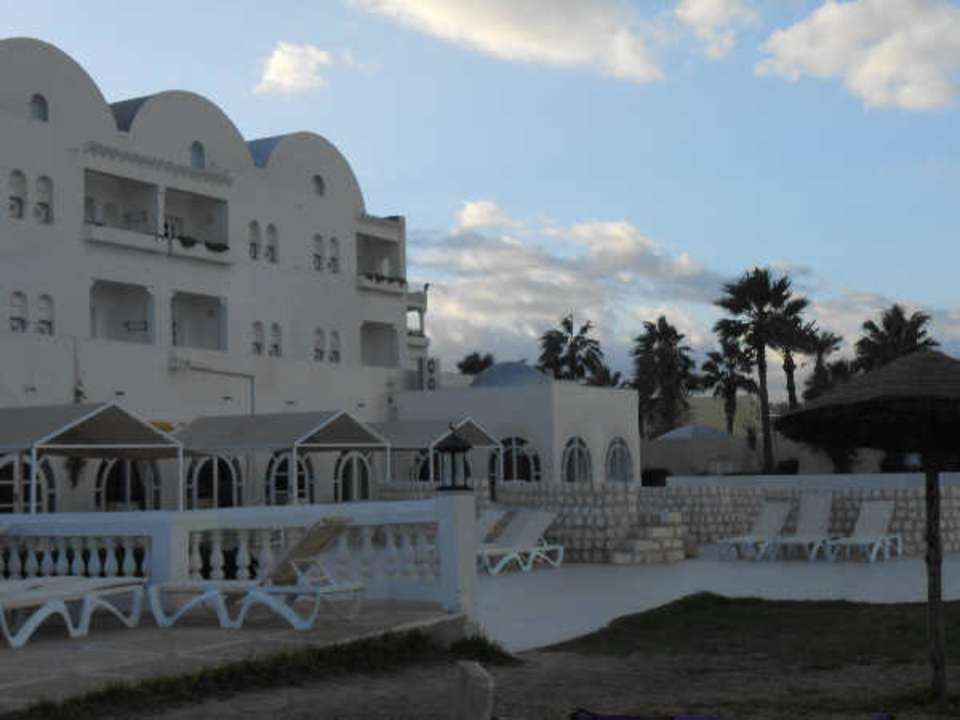 Hotel vom Strand aus gesehen Alassio Hotel and Thalasso