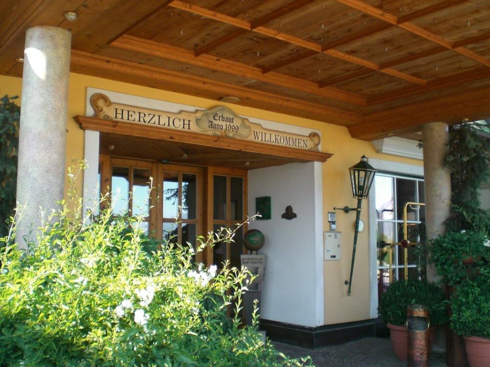 Eingang Hotel Alpenresort Schwarz