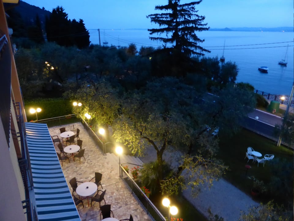Terrasse und Garten Hotel Garden Torri Del Benaco
