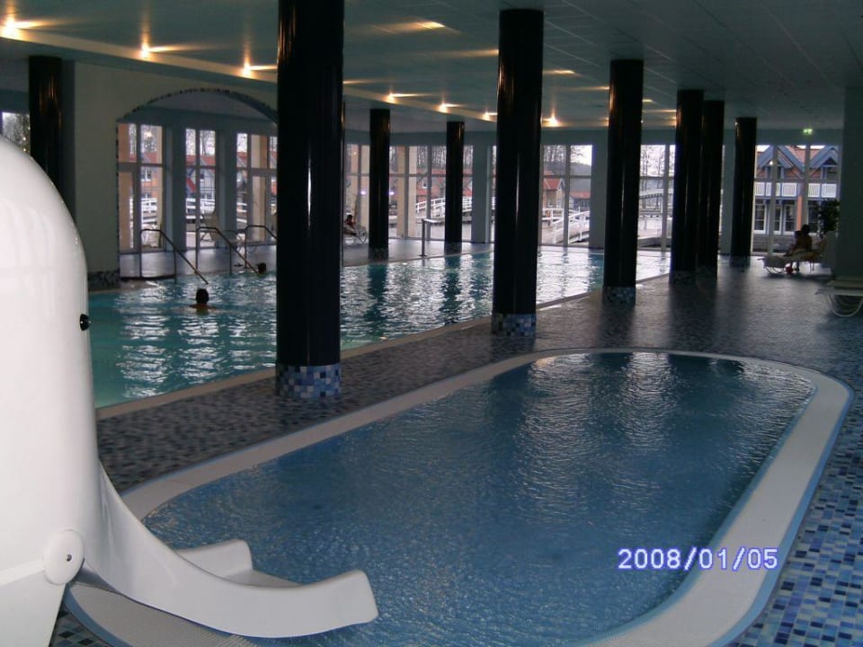 Pool Precise Resort Hafendorf Rheinsberg