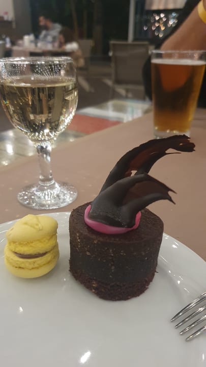 Gastro Saturn Palace Resort Hotel