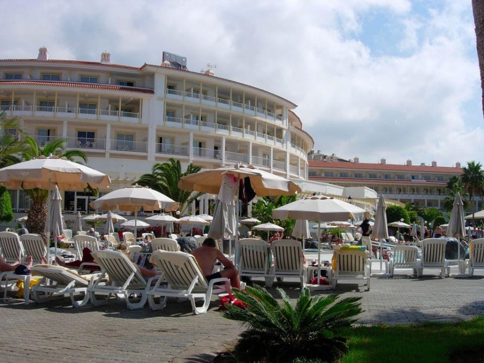 Das Hotel vom Pool aus Hotel Riu Arecas - Adults only