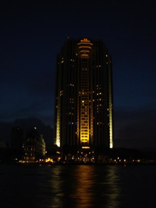 Hotel am Fluss - Nachtansicht Hotel The Peninsula Bangkok