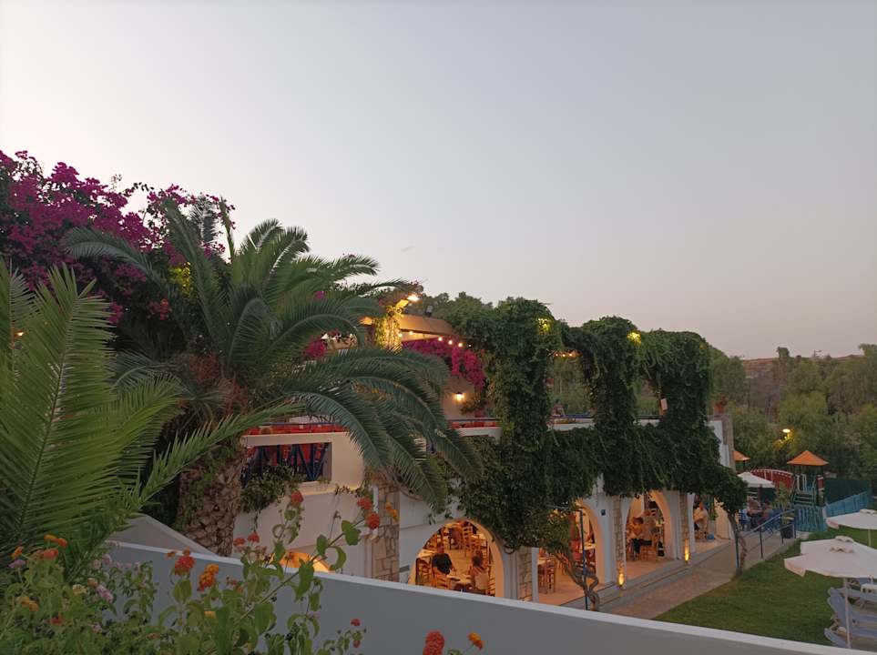 Außenansicht Ekaterini Hotel