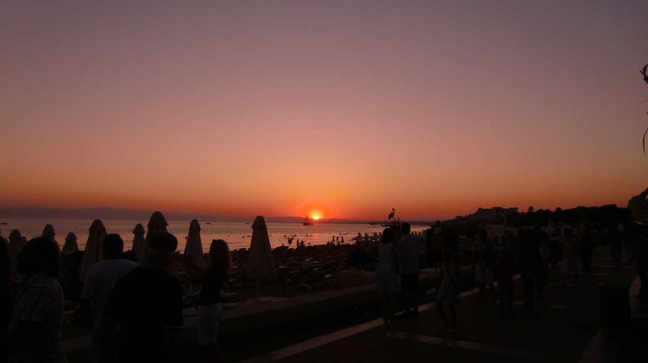Sonnenuntergang Trendy Side Beach Hotel - Adults only