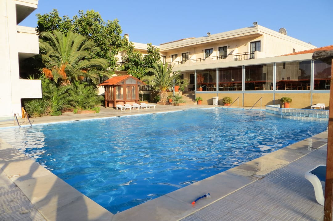 Der schöne Pool am Nachmittag Hotel Seven Stars