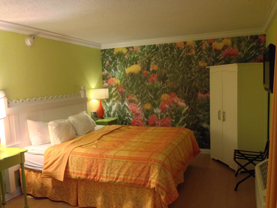 Doppelbett und Schrank Miami Lakes Hotel & Golf