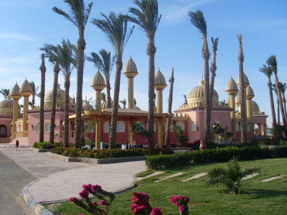 Eingang zur Arena Pickalbatros Alf Leila Wa Leila Resort - Neverland Hurghada