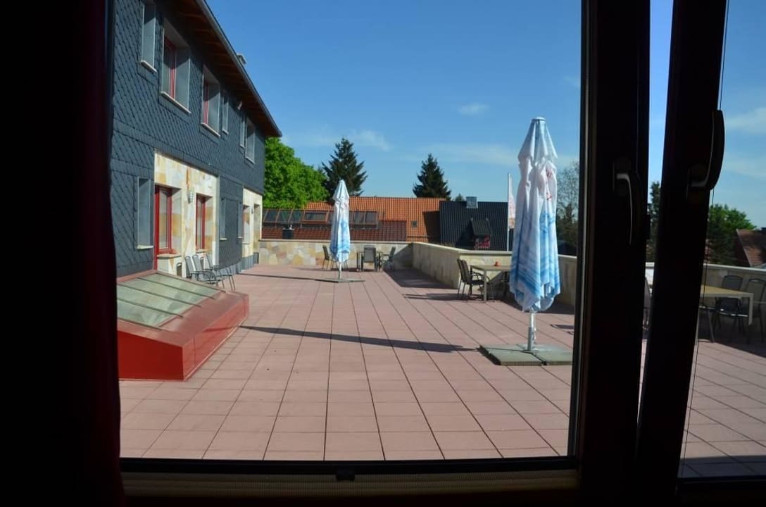 Vom Zimmer auf die Terrasse Gasthof Brauner Hirsch