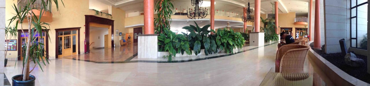 Panoramaaufnahme Grand Muthu Golf Plaza Hotel & Spa