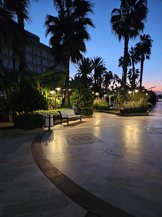 Gartenanlage Adora Hotel & Resort