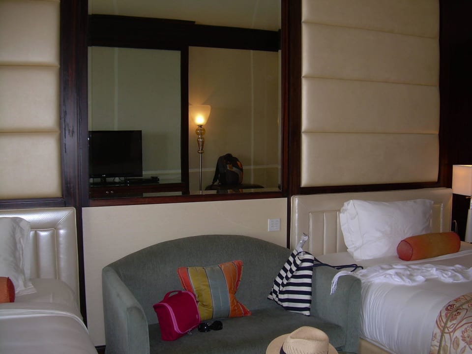 Bei Ankunft The Ritz-Carlton Abu Dhabi Grand Canal