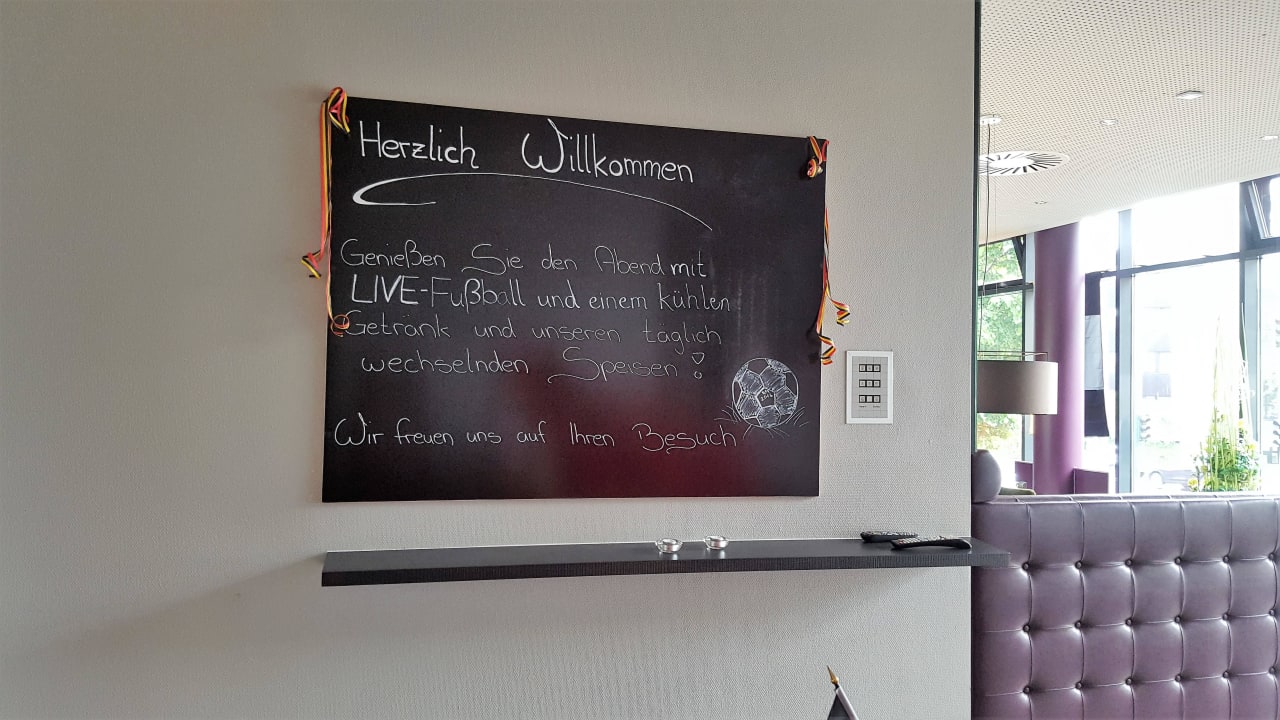 EM Spiele life in der Bar - super Mercure Hotel Plaza Essen