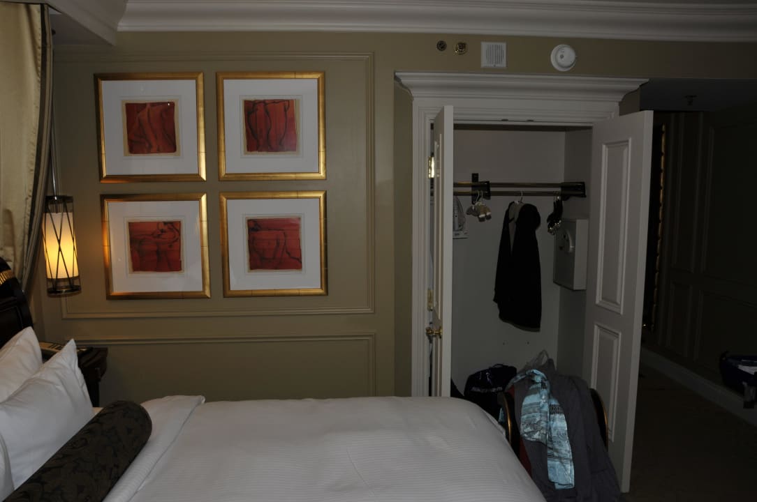 Ein leder viel zu kleiner Kleiderschrank The Venetian Resort & Casino