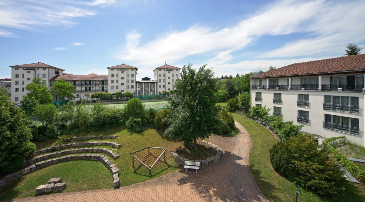 Blick auf das Akazienhaus am HerzogsPark Akazienhaus am Herzogspark