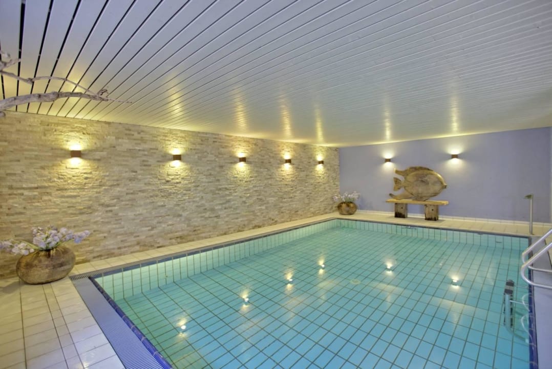 Großzügiges Schwimmbad Mein Strandhaus