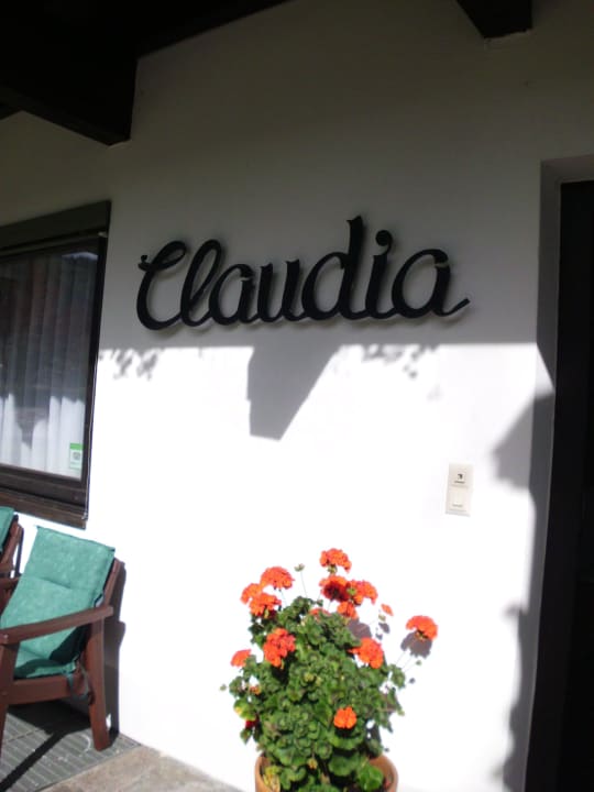 Eingang FLORA - Das kleine Gartenhotel