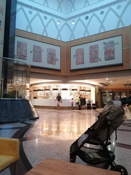 Lobby Hane Family Resort