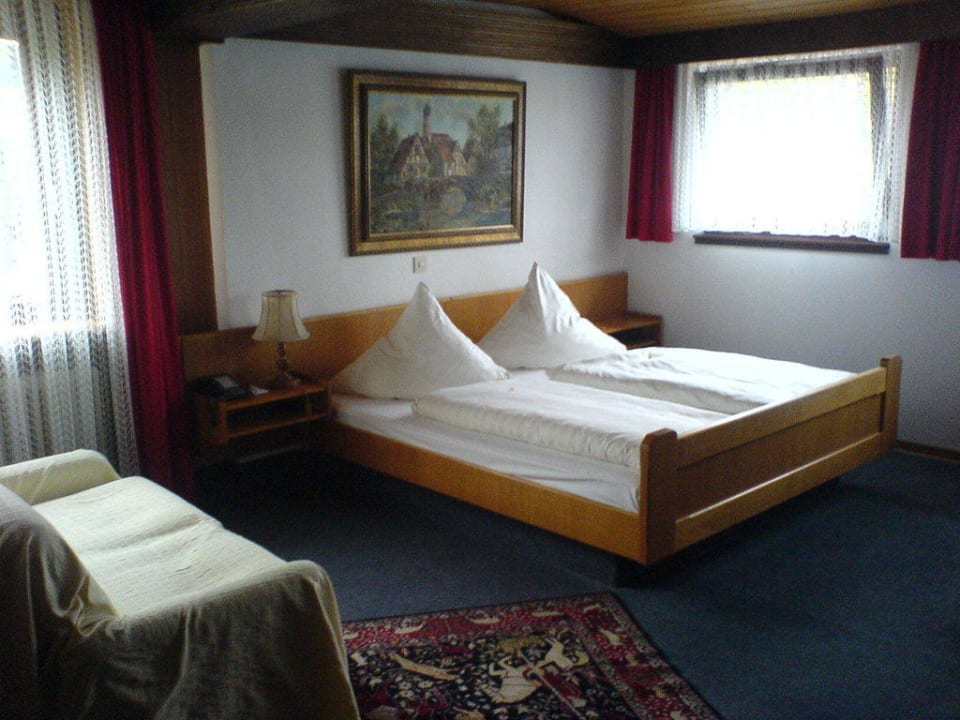 Zimmer 25, auf den ersten Blick noch ok Odenwaldhotel Nibelungen