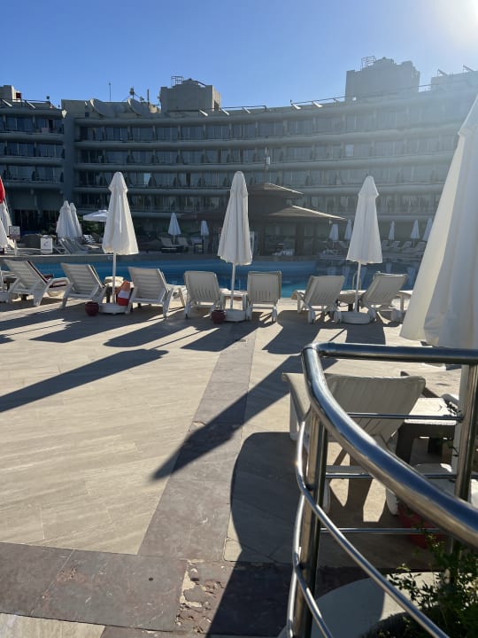 Pool Sunrise Queen Luxury Hotel