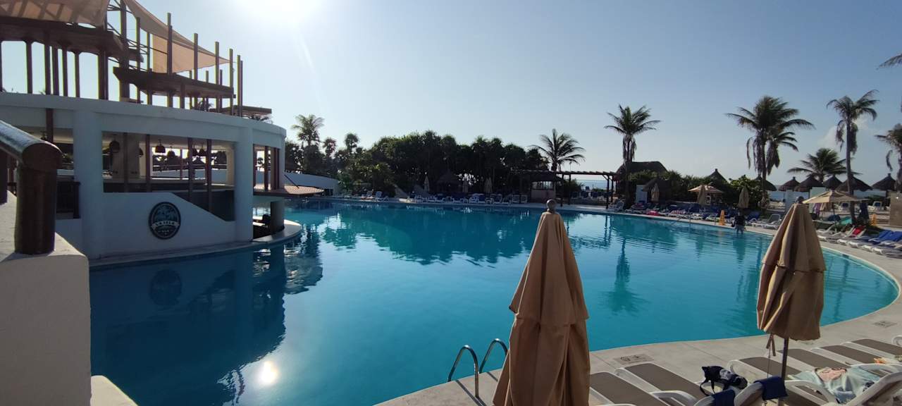 Pool Bahia Principe Grand Tulum