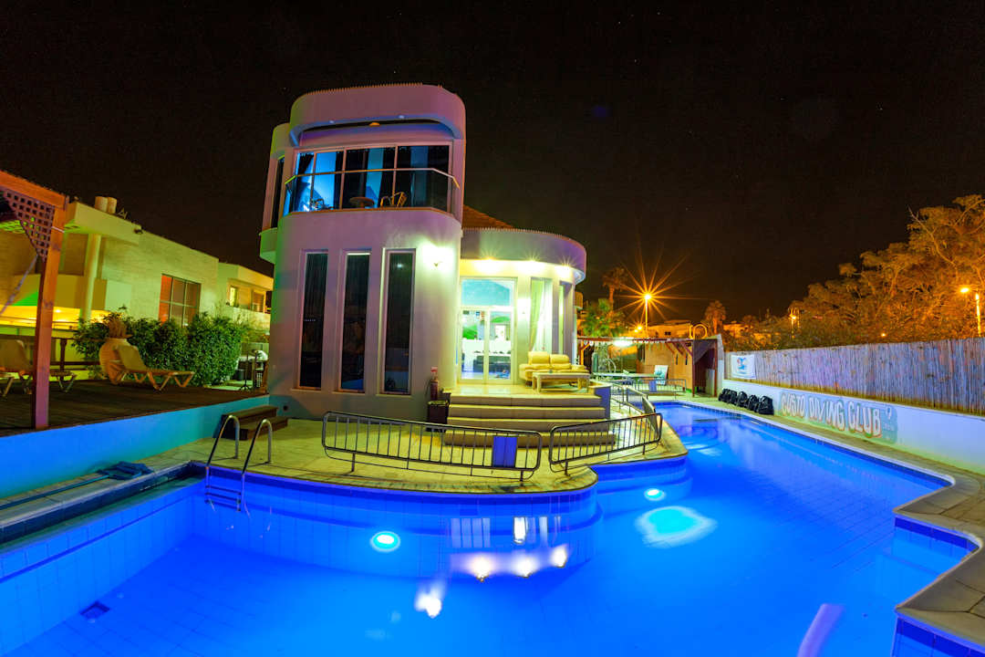 Pool Guest House Villa Custo