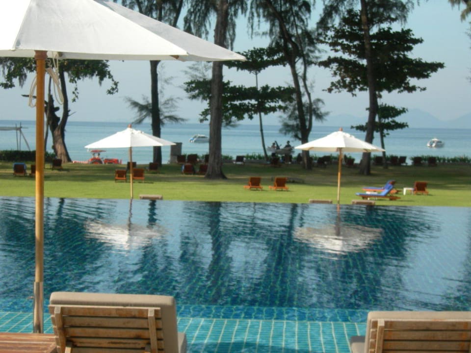 Blick aus der Horizontalen Dusit Thani Krabi Beach Resort