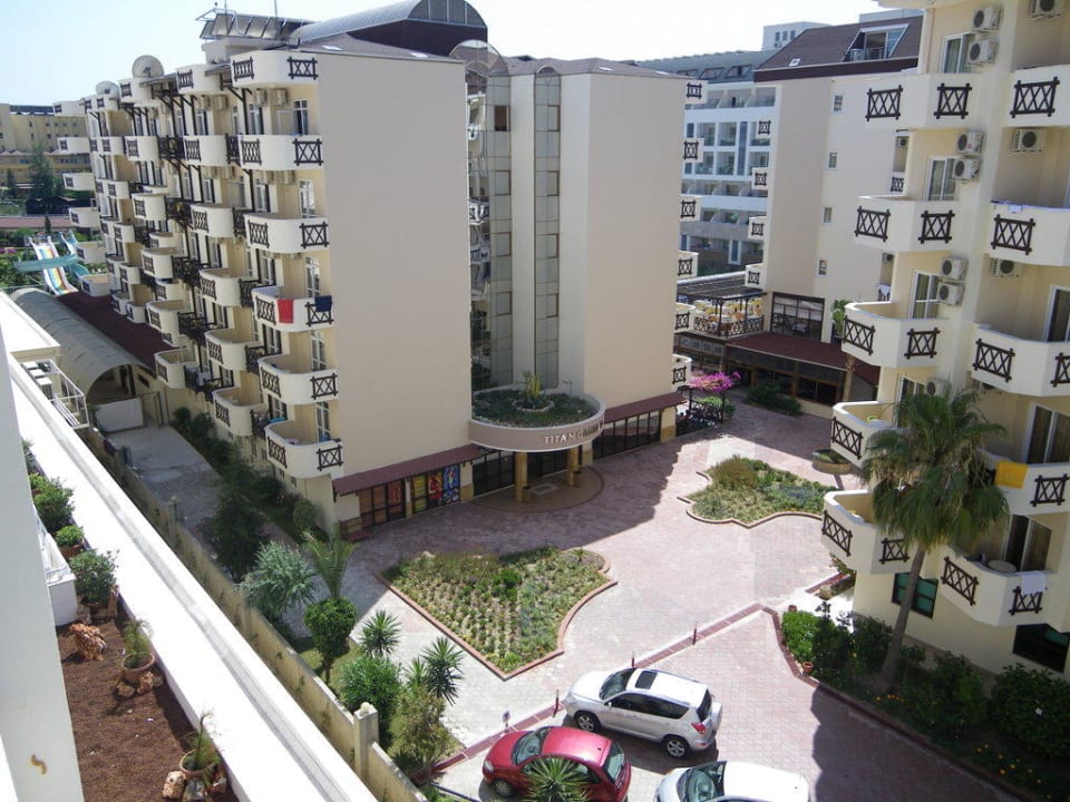 Balkonausblick zur linken Seite Solivia Hotel