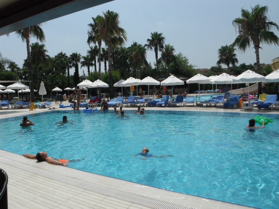 Pool Royal Atlantis Beach Hotel