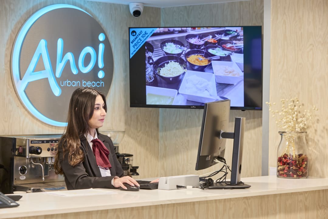 Lobby Ahoi! Urban Beach Hotel