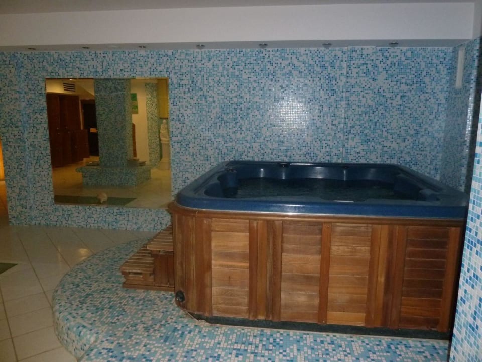 Wellnessbereich Whirlpool Hotel Írottkő