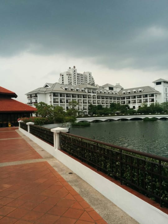 West Lake InterContinental Hanoi Westlake, an IHG Hotel