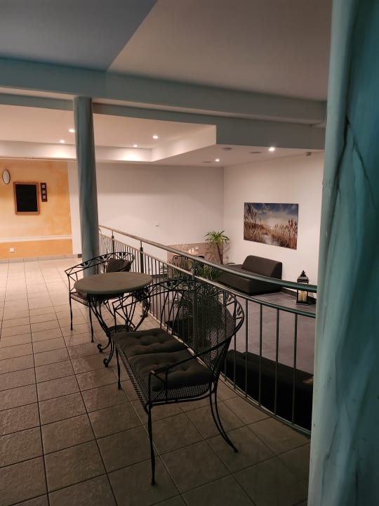 Pool Seehotel Schloss Klink