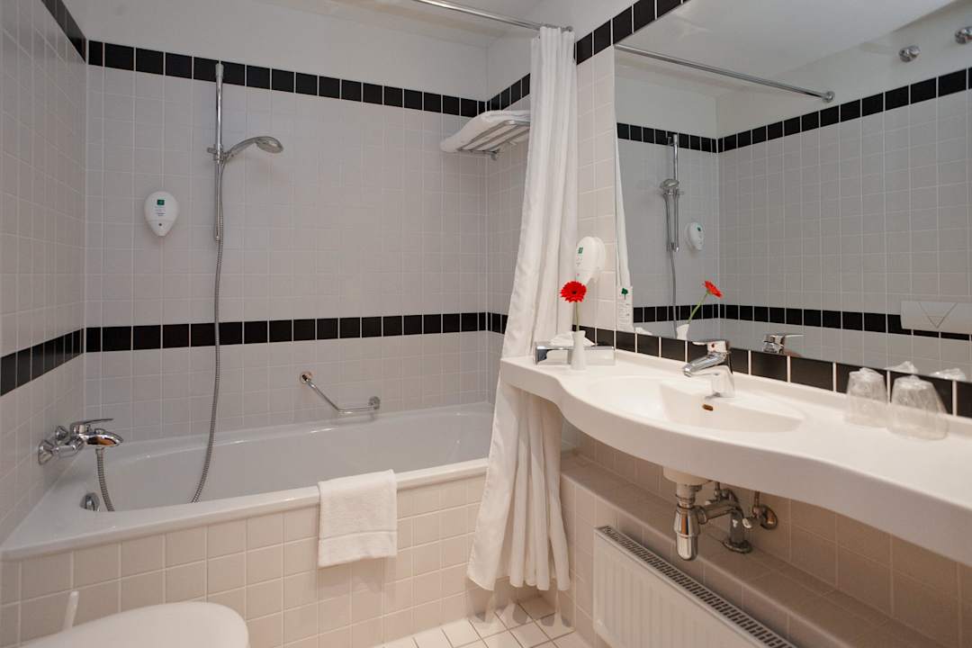 Bad acom Hotel München