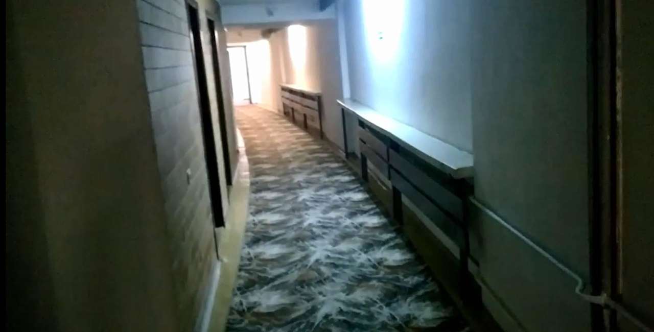 Korytarz prowadzący do pokoju Centrum Kongresów i Rekreacji Orle Gniazdo