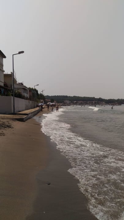 Spaziergang am Strand Dogan Paradise Beach